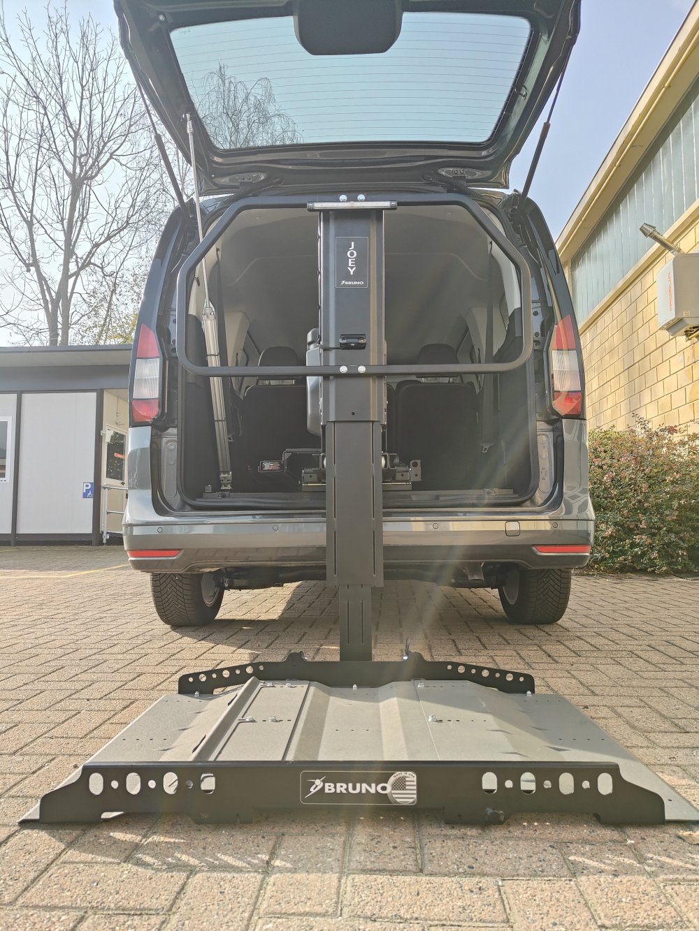 Piattaforma di carico per bagagliaio