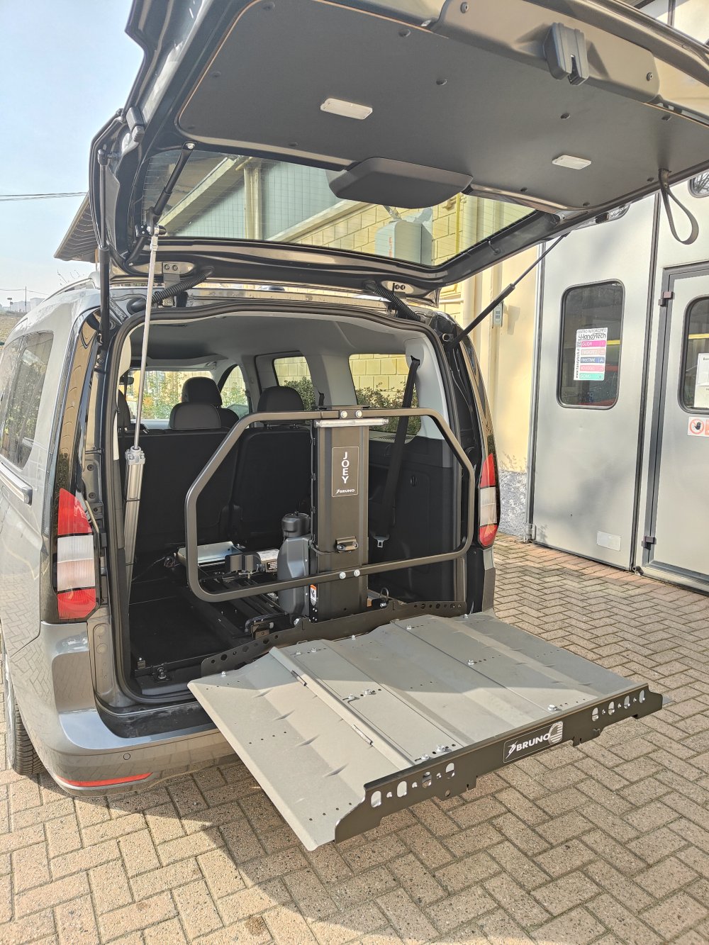 Piattaforma di carico per bagagliaio