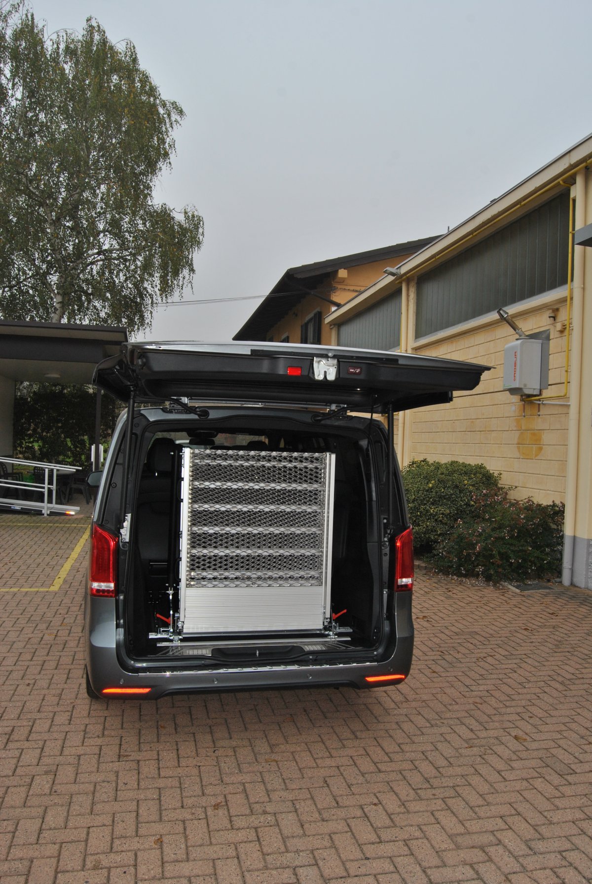 Rampe manuali ripieghevoli servoassistite