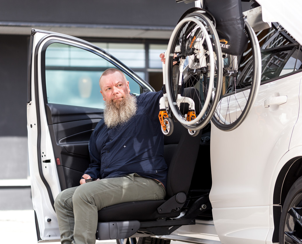 Carica carrozzina da tetto