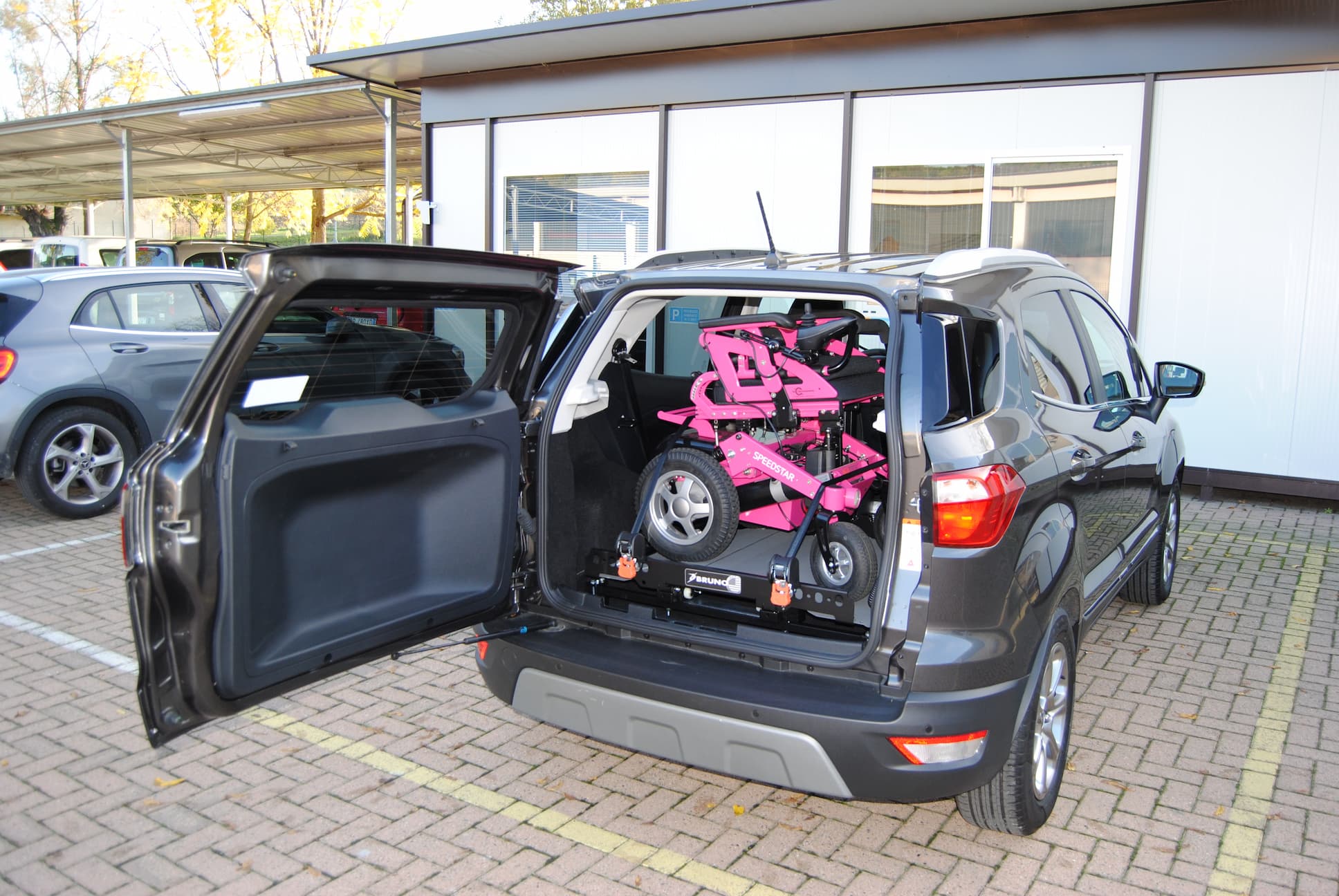 Piattaforma di carico per bagagliaio