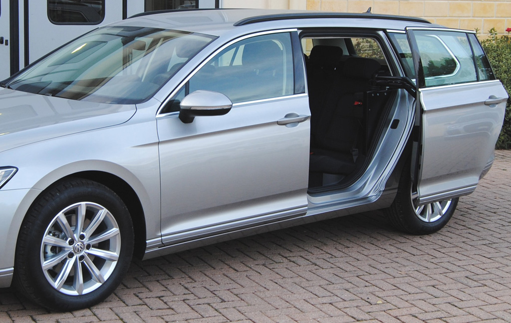 Porta posteriore rototraslante