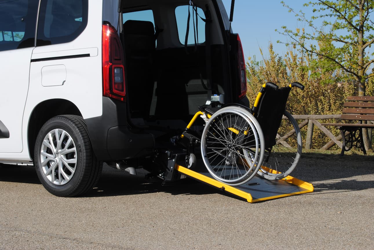 Fiat Doblò Combi "HANDY API"