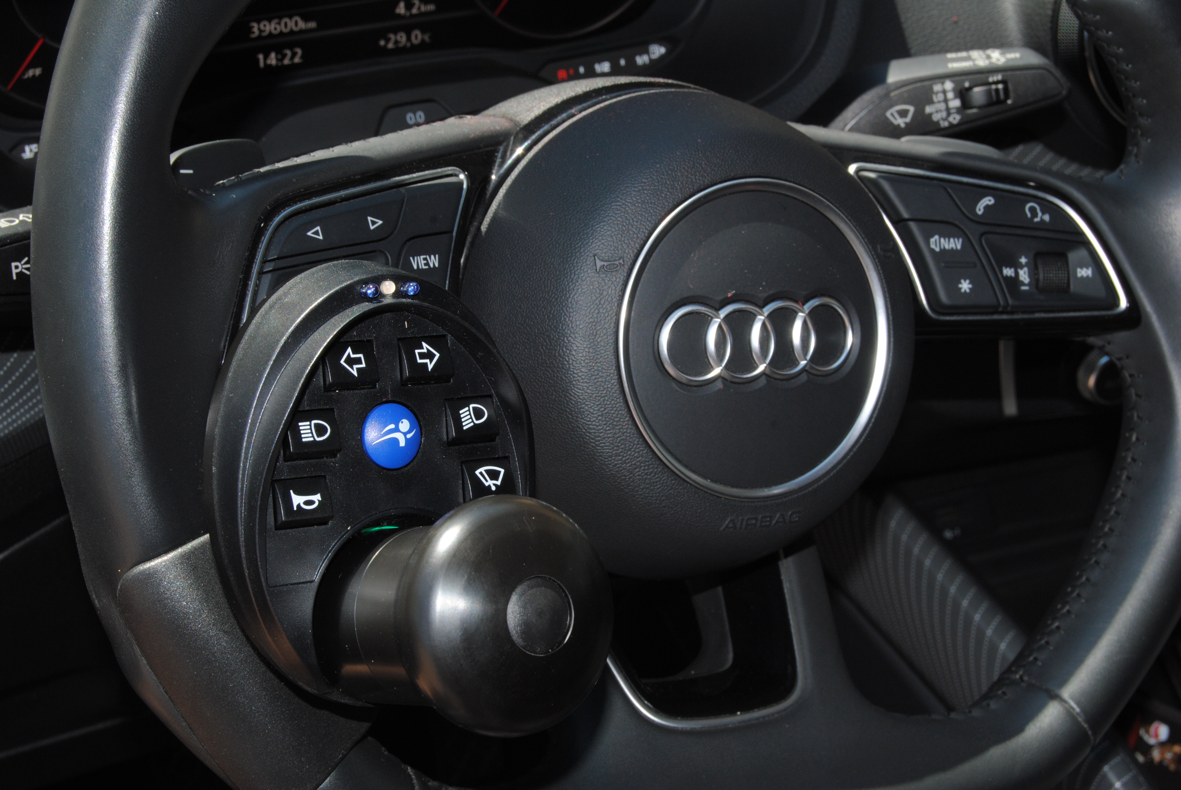 Centraline al volante con impugnatura a pomello