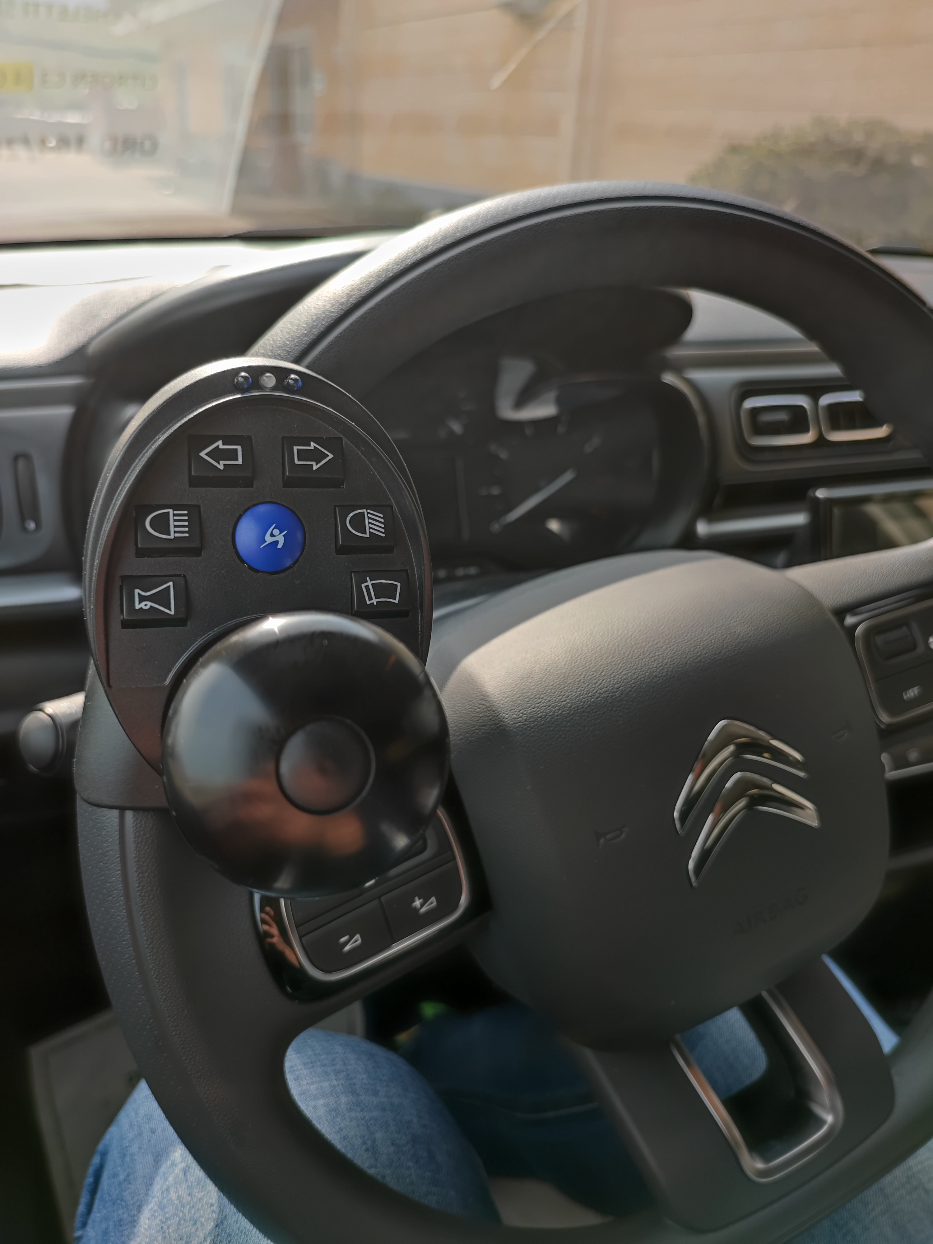 Centraline al volante con impugnatura a pomello