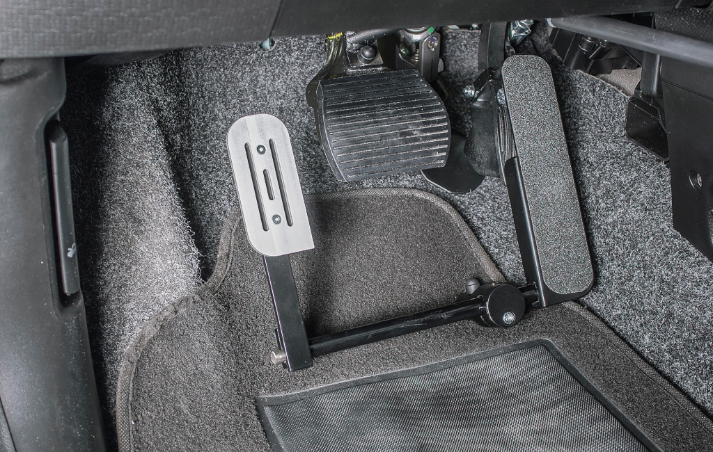 Acceleratore invertito a sinistra meccanico