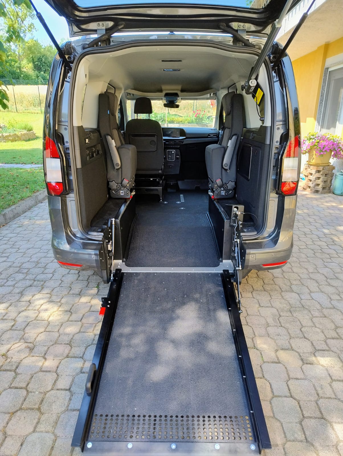 Ford Connect "AVANCE"