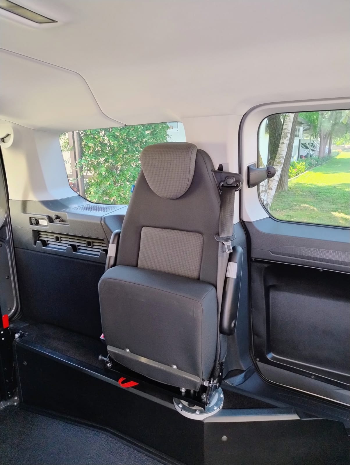 Ford Connect "AVANCE"