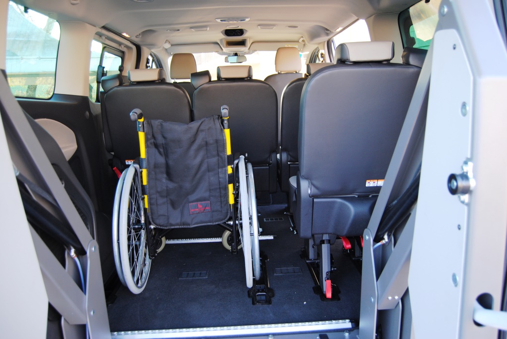 Trasporto collettivo con sollevatori automatici o rampe servoassistite