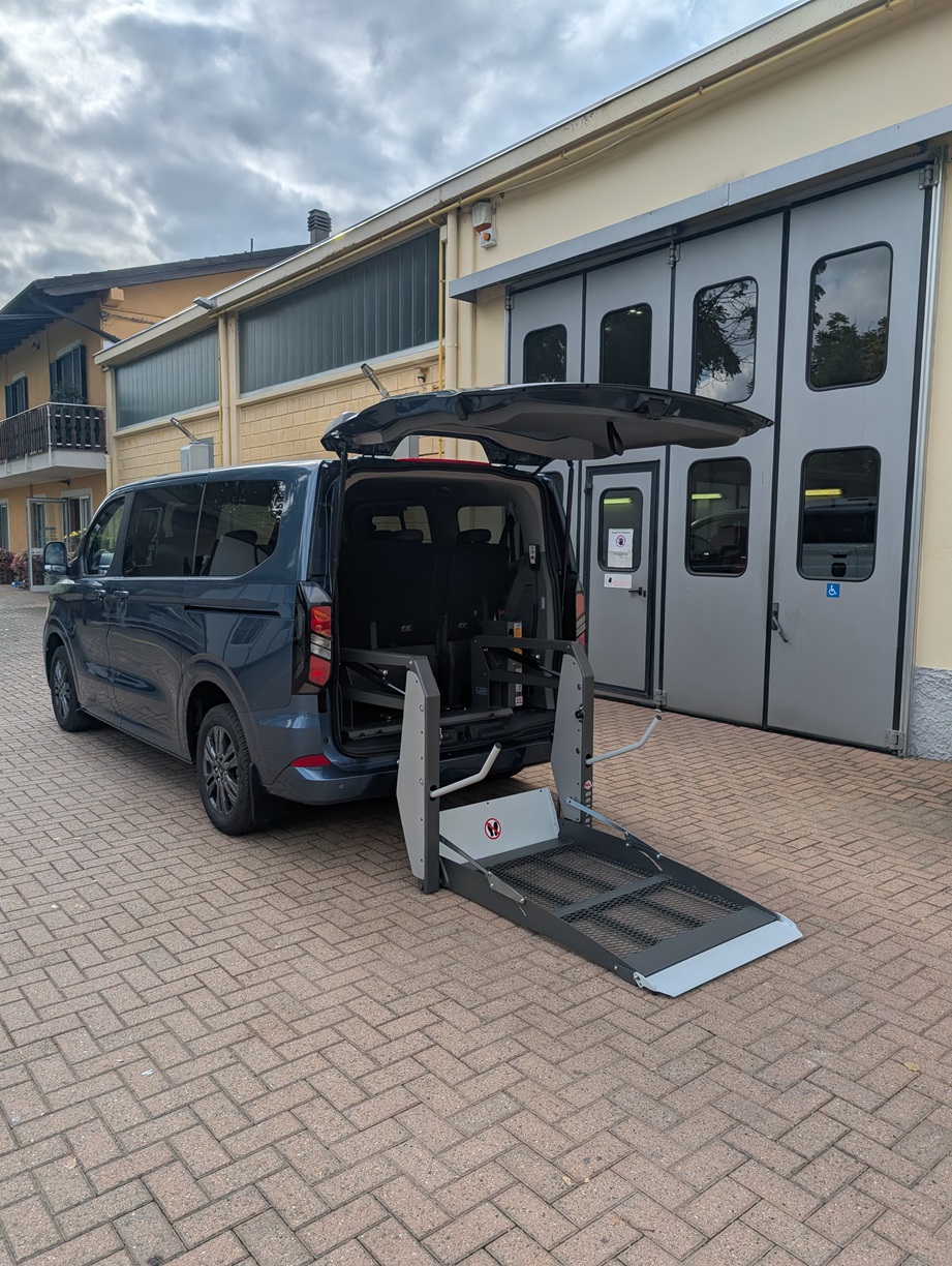 Trasporto collettivo con sollevatori automatici o rampe servoassistite