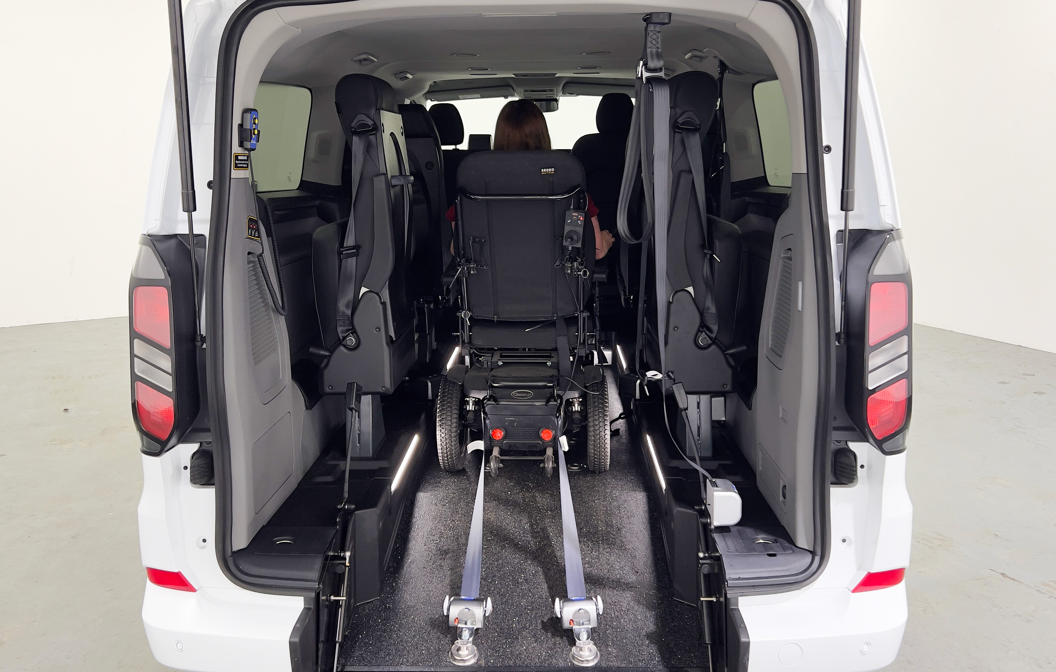 Ford Tourneo Custom "INDEPENDENCE TWIN"