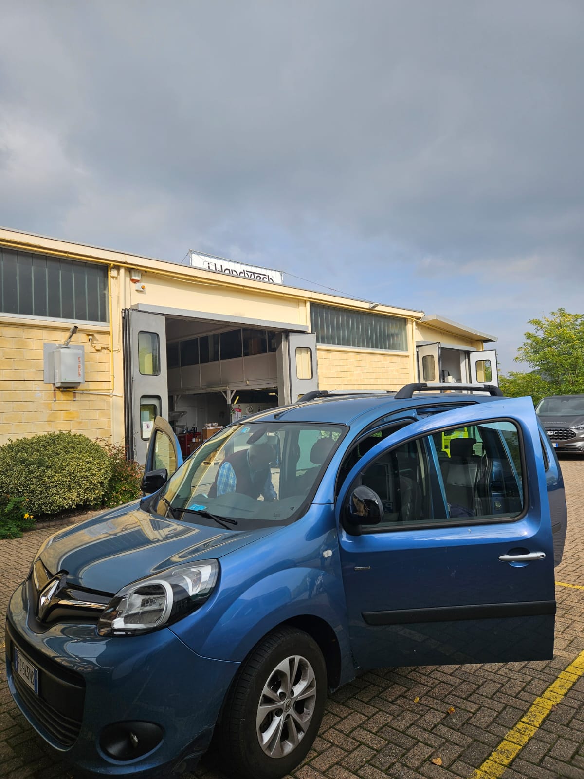 RENAULT KANGOO RIBASSAMENTO AUTOMATICO